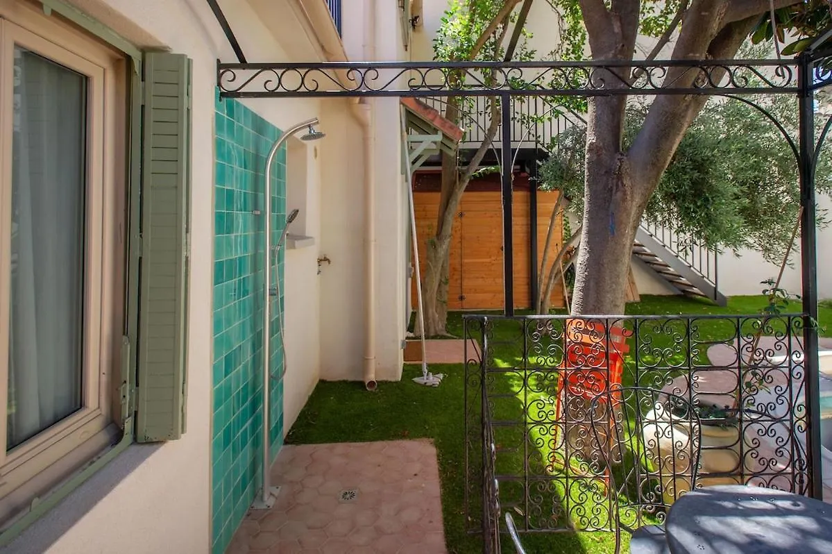 Oasis De Calme Avignon 8 Personnes Villa 0*,  France