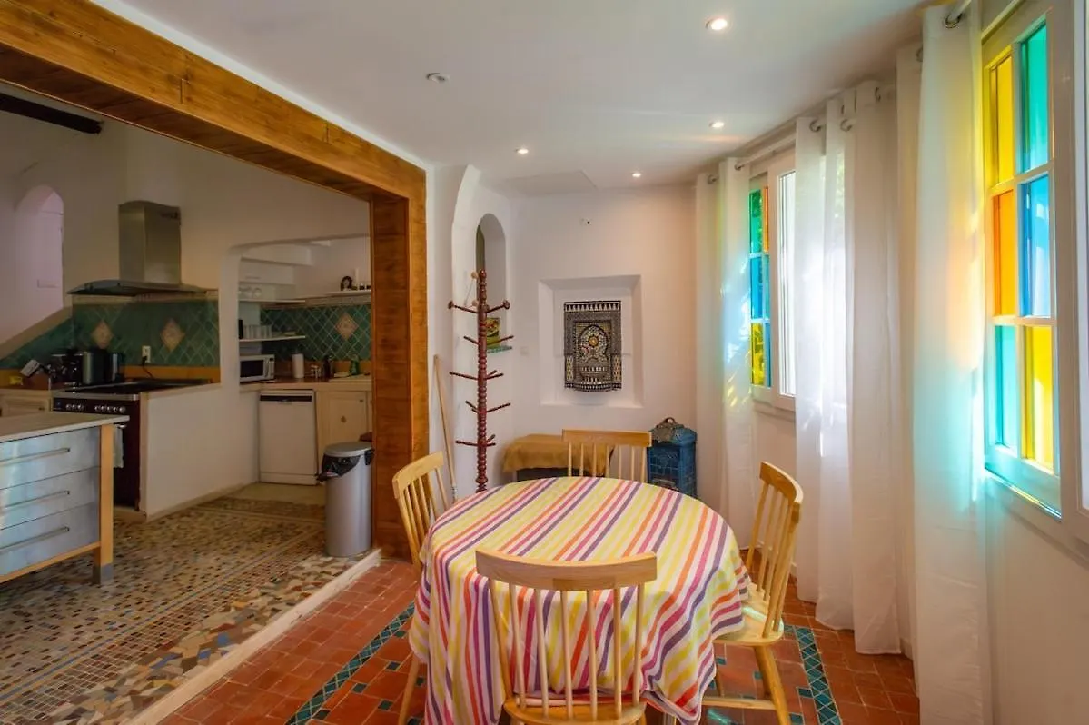 Oasis De Calme Avignon 8 Personnes Villa 0*,  France